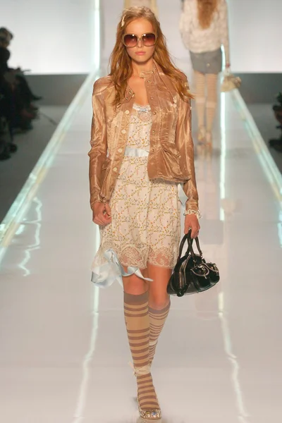 Look 7